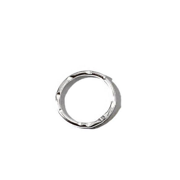 18G Grooved Seamless Septum Ring Hoop - Picture 3 of 8